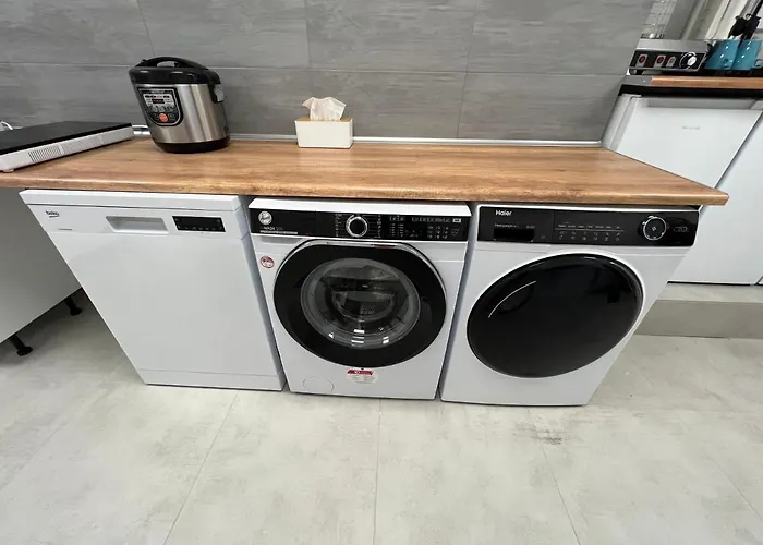 Vandrarhem Yellow - Free Breakfast - The Service In - Free Parking Katowice