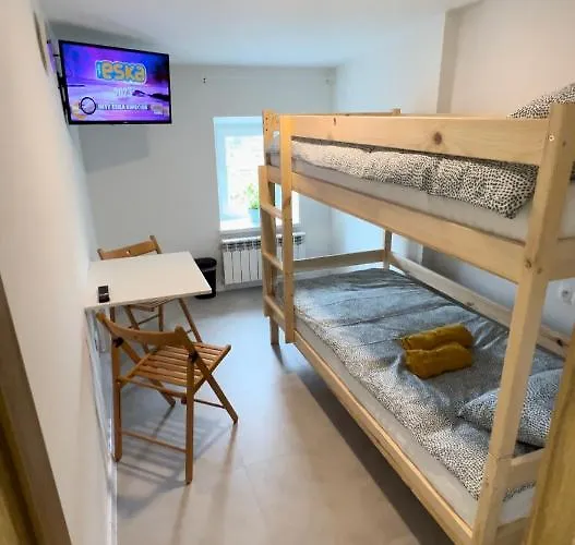 Hostel Yellow - Free Breakfast - The Service In - Free Parking *