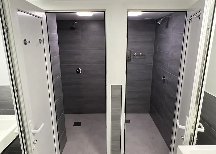 Yellow - Free Breakfast - The Service In - Free Parking * Κατοβίτσε